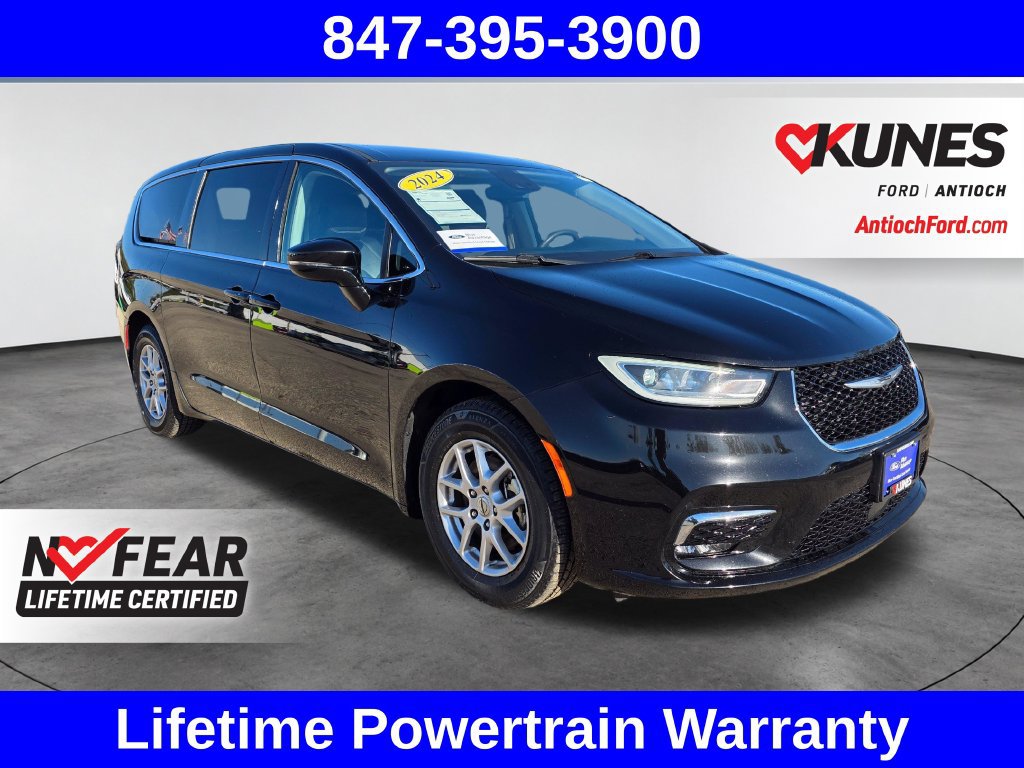 Used 2024 Chrysler Pacifica Touring-L FWD image 1