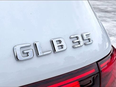Used 2025 Mercedes-Benz GLB 35 AMG 4MATIC image 29