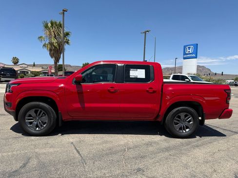 Used 2025 Nissan Frontier SV RWD image 8