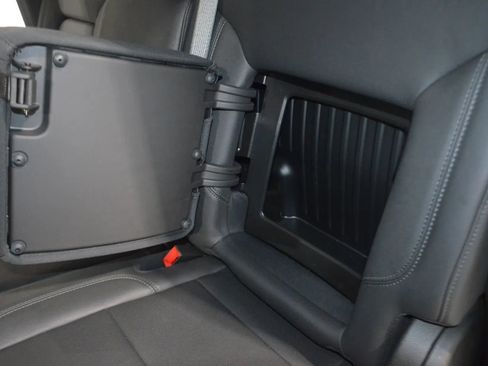 Used 2025 GMC Sierra 1500 SLT image 17