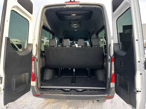 Used 2025 Mercedes-Benz Sprinter 2500 image 18