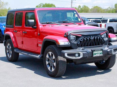 Used 2020 Jeep Wrangler Unlimited Sahara AWD/4WD image 3