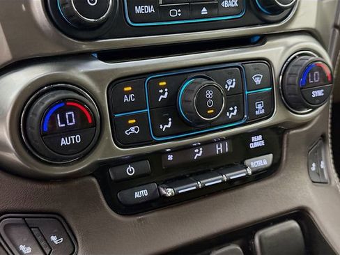 Used 2019 Chevrolet Tahoe LT w/ LT Signature Package image 18