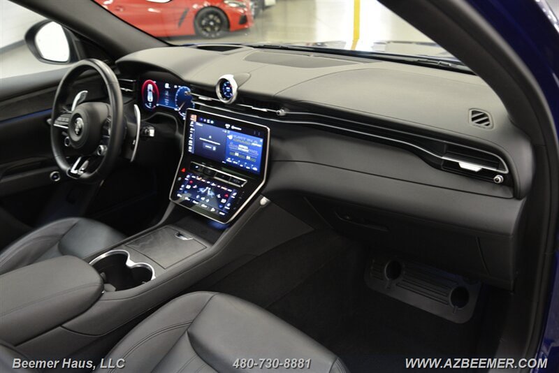Used 2023 Maserati Grecale Modena AWD/4WD image 17