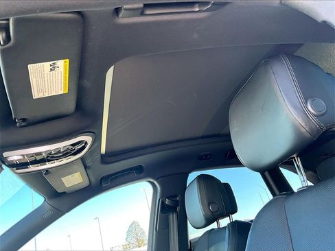 Used 2025 Porsche Macan image 18