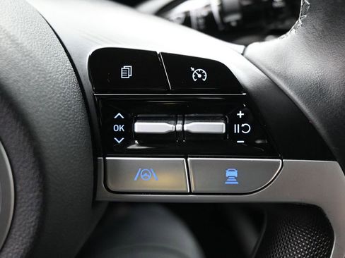 Used 2023 Hyundai Elantra Limited FWD image 20