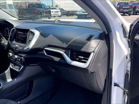 Used 2024 GMC Terrain SLE w/ Driver Convenience Package AWD/4WD image 16