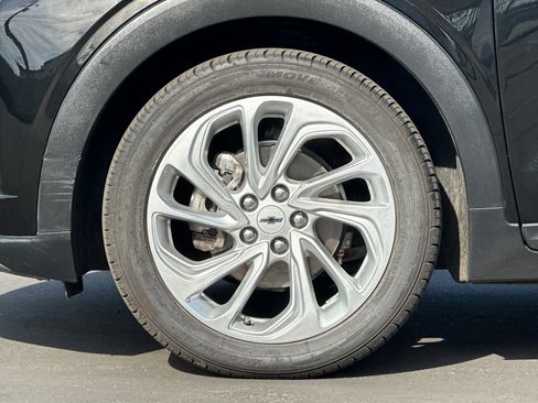 Used 2023 Chevrolet Bolt EUV LT image 26