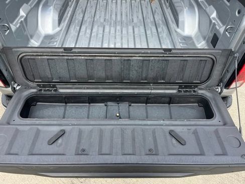 Used 2024 Chevrolet Colorado LT w/ LT Convenience Package RWD image 6