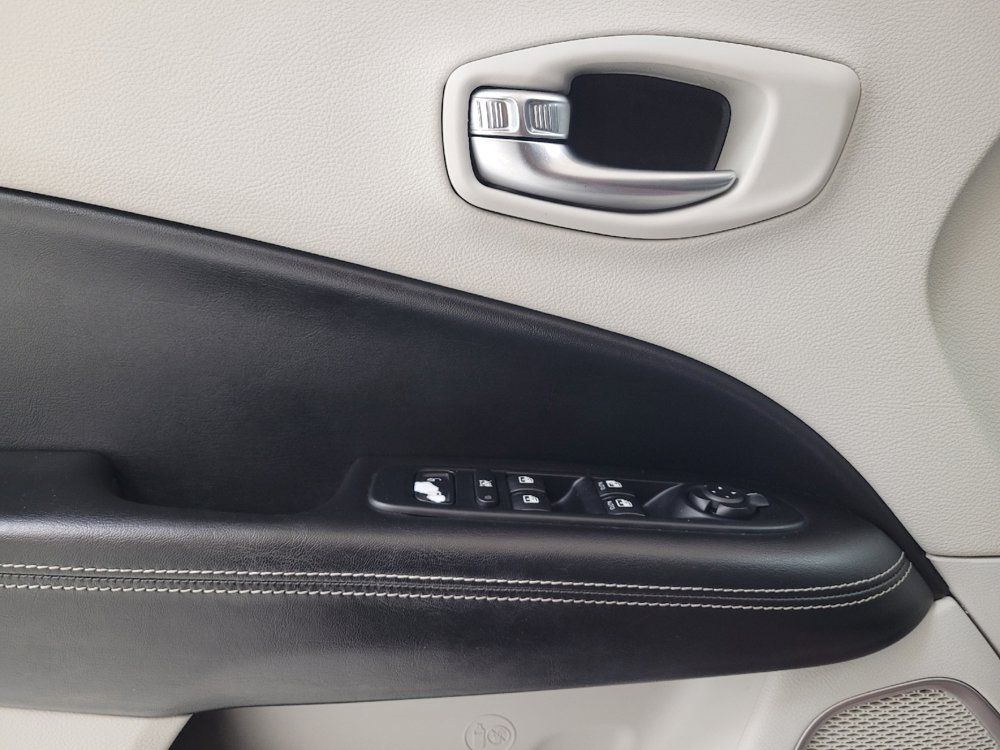 Used 2019 Jeep Compass Latitude w/ Popular Equipment Group FWD image 27