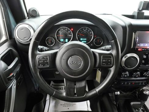 Used 2014 Jeep Wrangler Unlimited Sahara w/ Connectivity Group AWD/4WD image 21