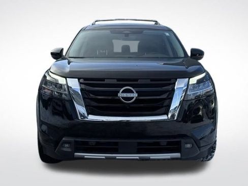 Used 2023 Nissan Pathfinder SL image 3