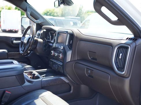 Used 2022 GMC Sierra 2500 Denali AWD/4WD image 2
