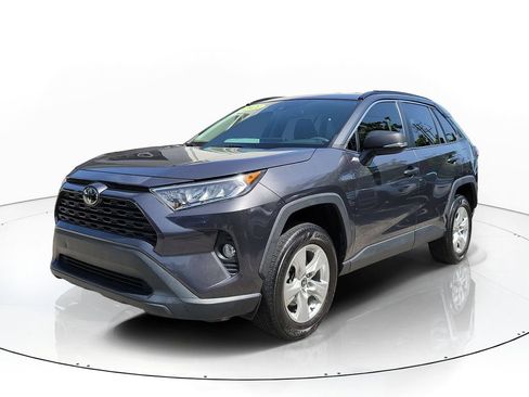 Used 2021 Toyota RAV4 XLE AWD/4WD image 3
