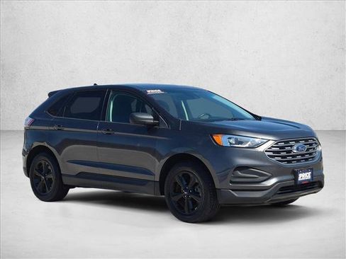 Used 2019 Ford Edge SE FWD image 3