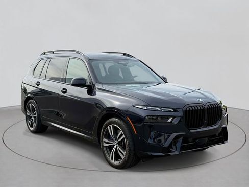 Used 2024 BMW X7 xDrive40i w/ Executive Package AWD/4WD image 3