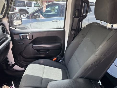Used 2019 Jeep Wrangler Unlimited Sport S AWD/4WD image 15