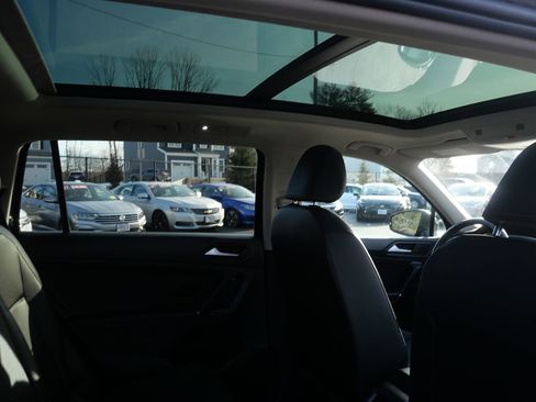 Used 2020 Volkswagen Tiguan SEL image 26