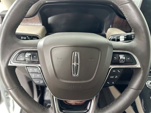 Used 2022 Lincoln Nautilus Reserve image 22