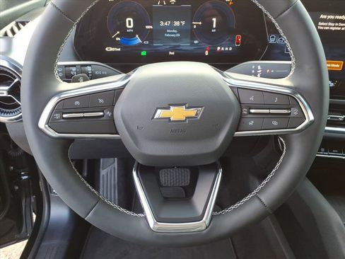 New 2026 Chevrolet Equinox EV LT image 15
