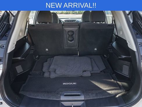 Used 2015 Nissan Rogue S image 28