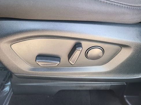 Used 2022 Ford Explorer XLT RWD image 26