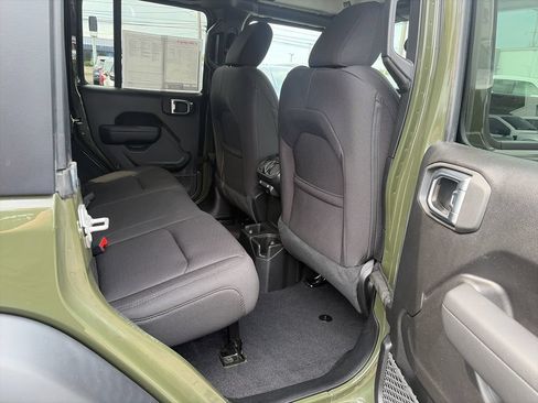 Used 2023 Jeep Wrangler Unlimited Sport AWD/4WD image 15