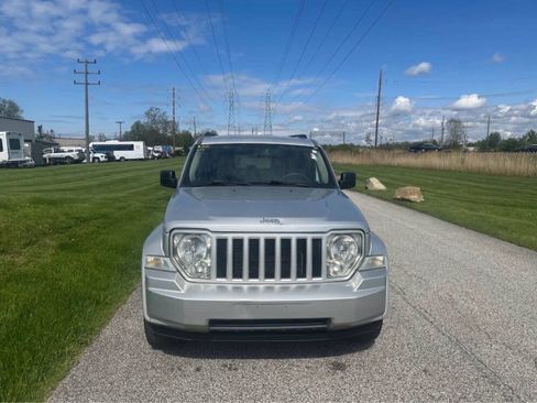 Used 2010 Jeep Liberty Sport w/ Popular Equipment Group AWD/4WD image 2
