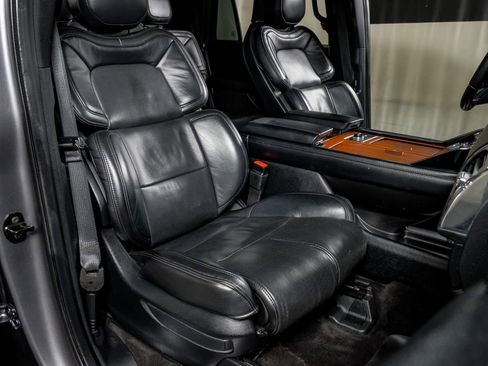 Used 2021 Lincoln Navigator L Reserve w/ Luxury Package AWD/4WD image 28