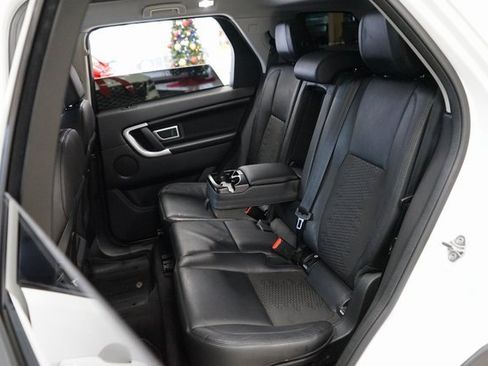 Used 2018 Land Rover Discovery Sport SE image 41