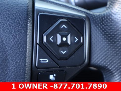 Used 2016 Toyota Tacoma TRD Sport image 22