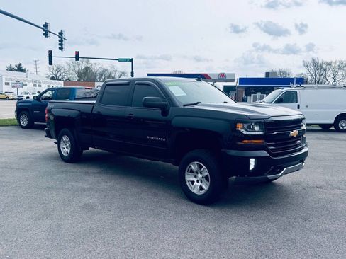 Used 2018 Chevrolet Silverado 1500 LT w/ All Star Edition AWD/4WD image 4