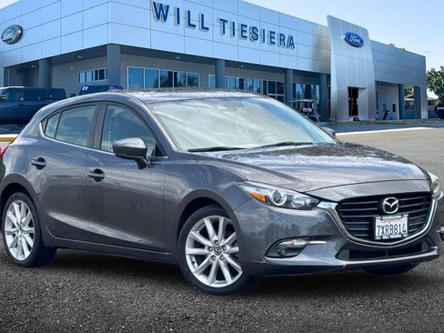 Used 2017 MAZDA MAZDA3 Grand Touring FWD image 2