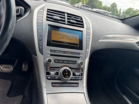 Used 2018 Lincoln MKZ Select w/ Technology Package AWD/4WD image 28