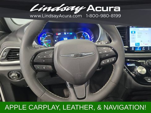 Used 2024 Chrysler Pacifica Limited FWD image 14