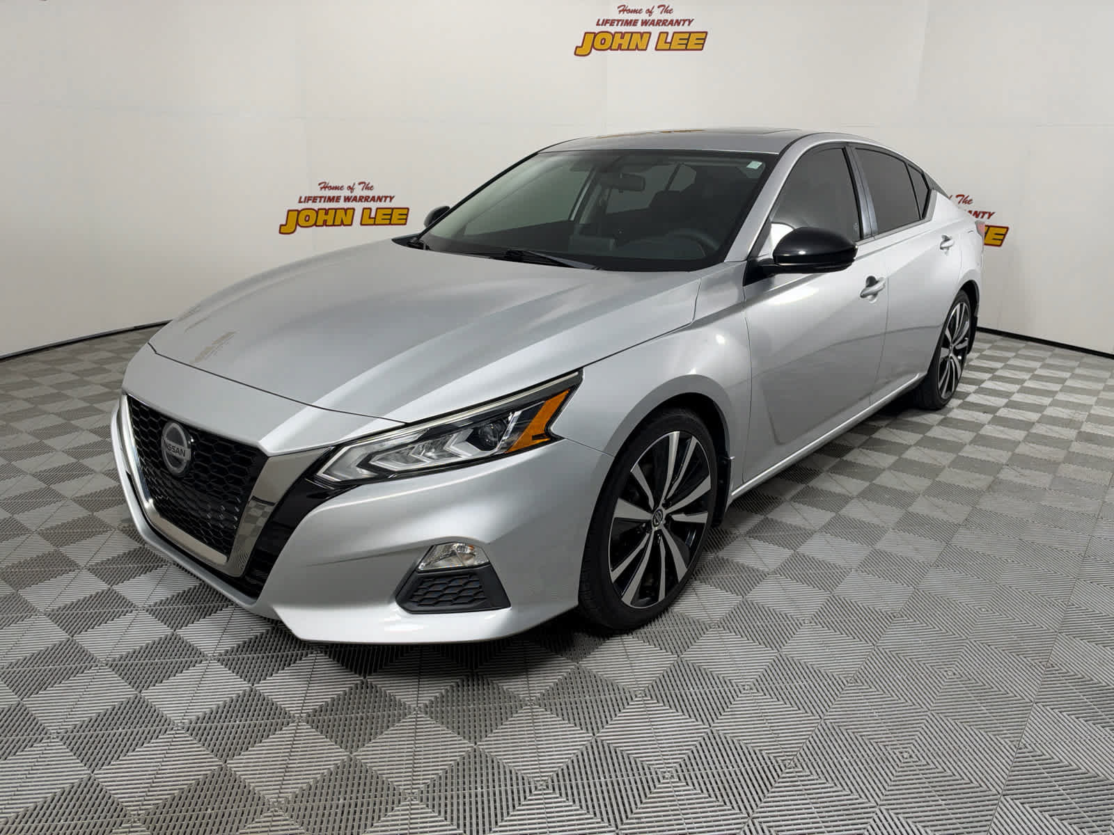 Used 2019 Nissan Altima 2.5 SR w/ SR Premium Package FWD image 1