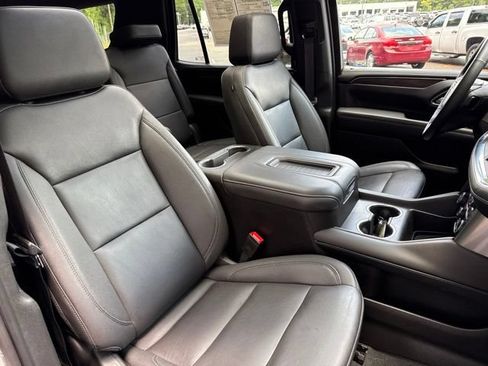 Used 2023 Chevrolet Tahoe Z71 w/ Z71 Off-Road Package AWD/4WD image 32