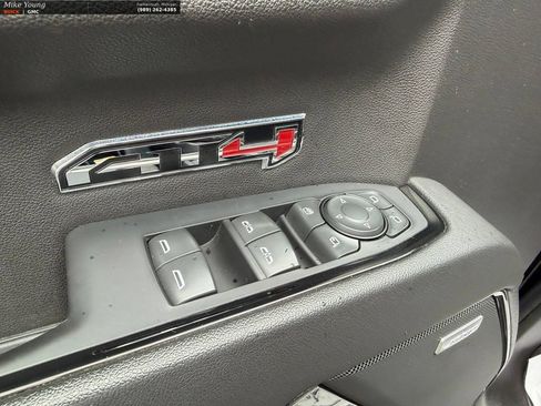 Used 2022 GMC Sierra 1500 AT4 w/ AT4 Premium Package AWD/4WD image 17