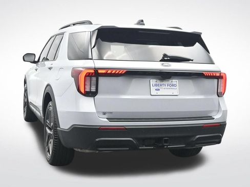 Certified 2026 Ford Explorer ST-Line w/ ST-Line Street Pack RWD image 8