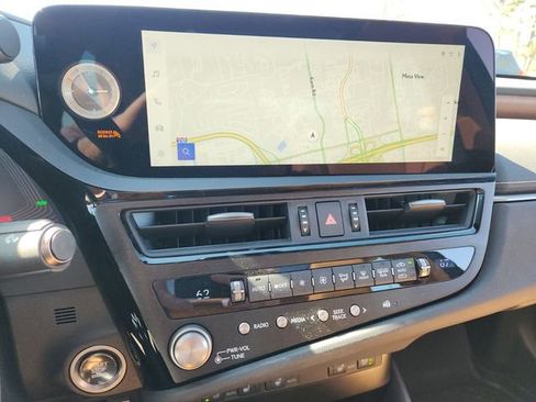 Used 2025 Lexus ES 350 w/ Premium Package image 12