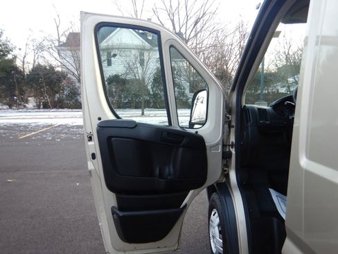 Used 2014 RAM ProMaster 2500 w/ Interior Convenience Group image 10