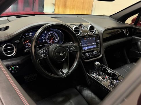 Used 2017 Bentley Bentayga AWD/4WD image 62