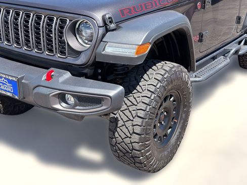 Used 2024 Jeep Wrangler Unlimited Rubicon w/ Convenience Group AWD/4WD image 11