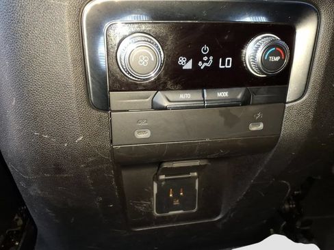 Used 2023 GMC Yukon SLE AWD/4WD image 19