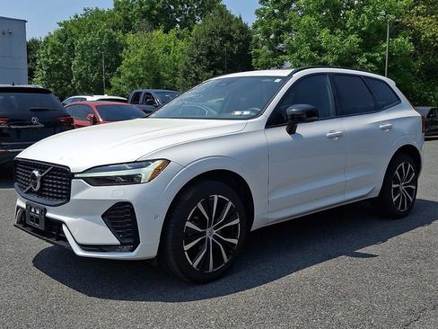 Used 2024 Volvo XC60 B5 Plus w/ Protection Package Premier AWD/4WD image 3