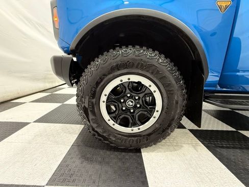 Used 2022 Ford Bronco Badlands image 10