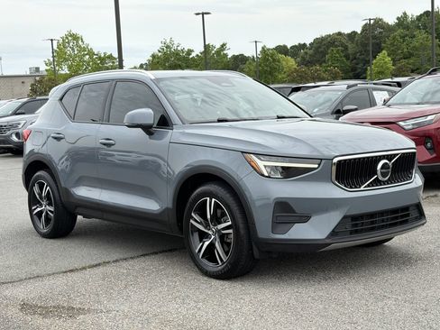 Used 2023 Volvo XC40 B5 Core AWD/4WD image 7