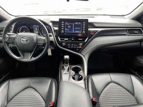 Used 2021 Toyota Camry SE image 35
