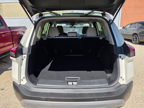 Used 2023 Nissan Rogue SV image 8