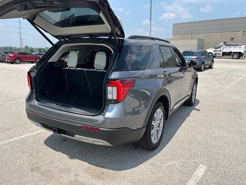 Used 2025 Ford Explorer Active w/ Active Comfort Package image 21